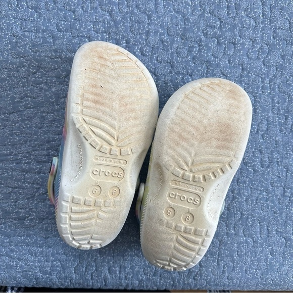 Crocs Clogs Tie Dye Iconic Comfort Lightweight Breathable Washable Size 8 - Picture 8 of 9